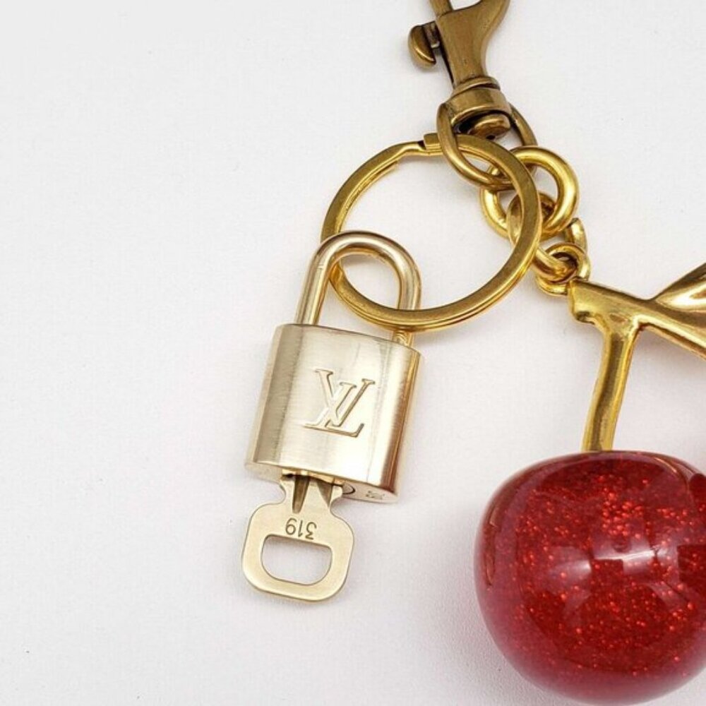 Louis Vuitton Authentic Gold Padlock 🔑 Key + Stylish Bag Unbranded Cherry Charm - Picture 5 of 8